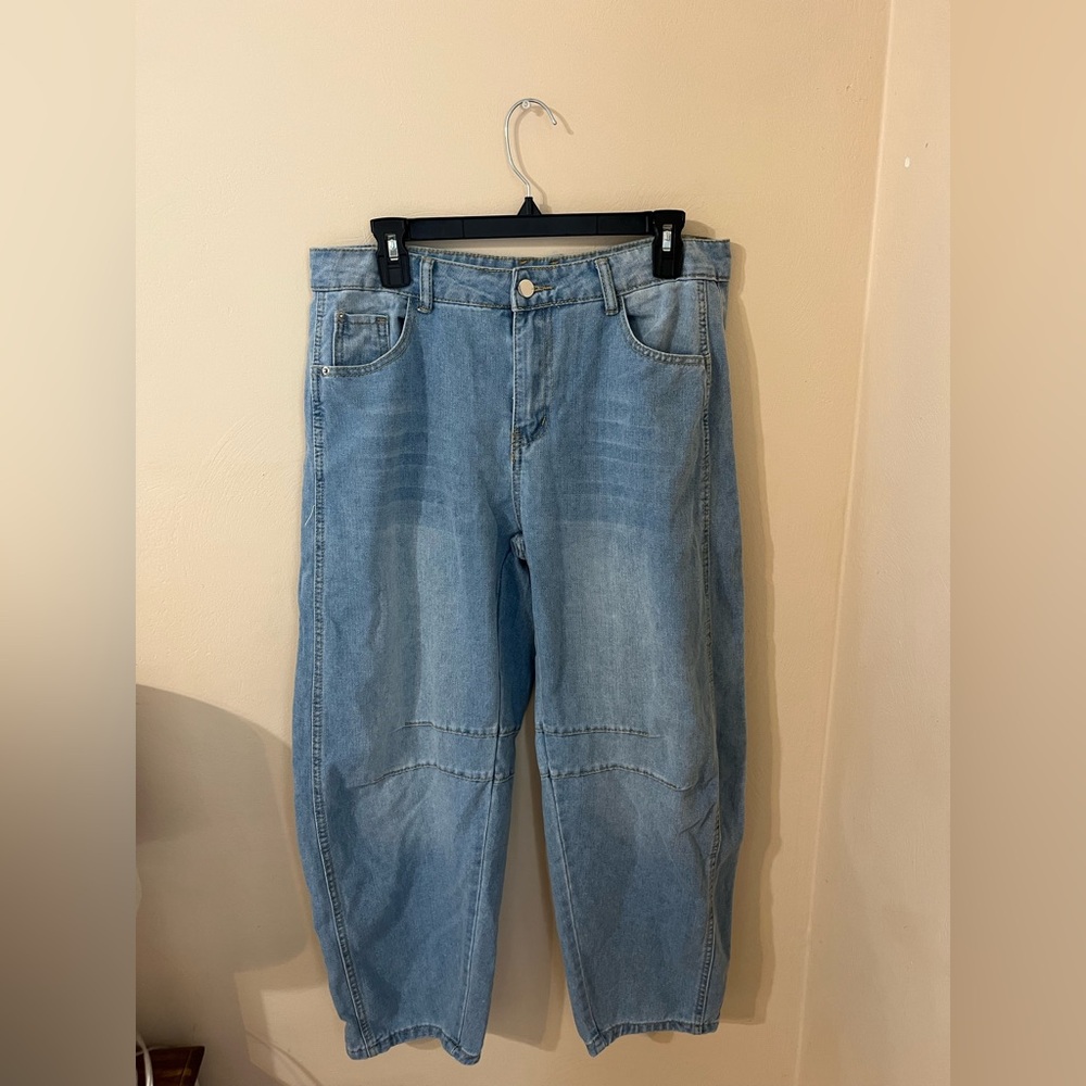Women’s Light Blue Barrel Jeans